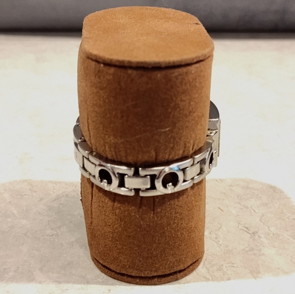 GUESS WOMEN'S SILVER TONE "G" LINK WATCH WITH BLACK DIAL LINK EXTENTION G66551L - Picture 6 of 12